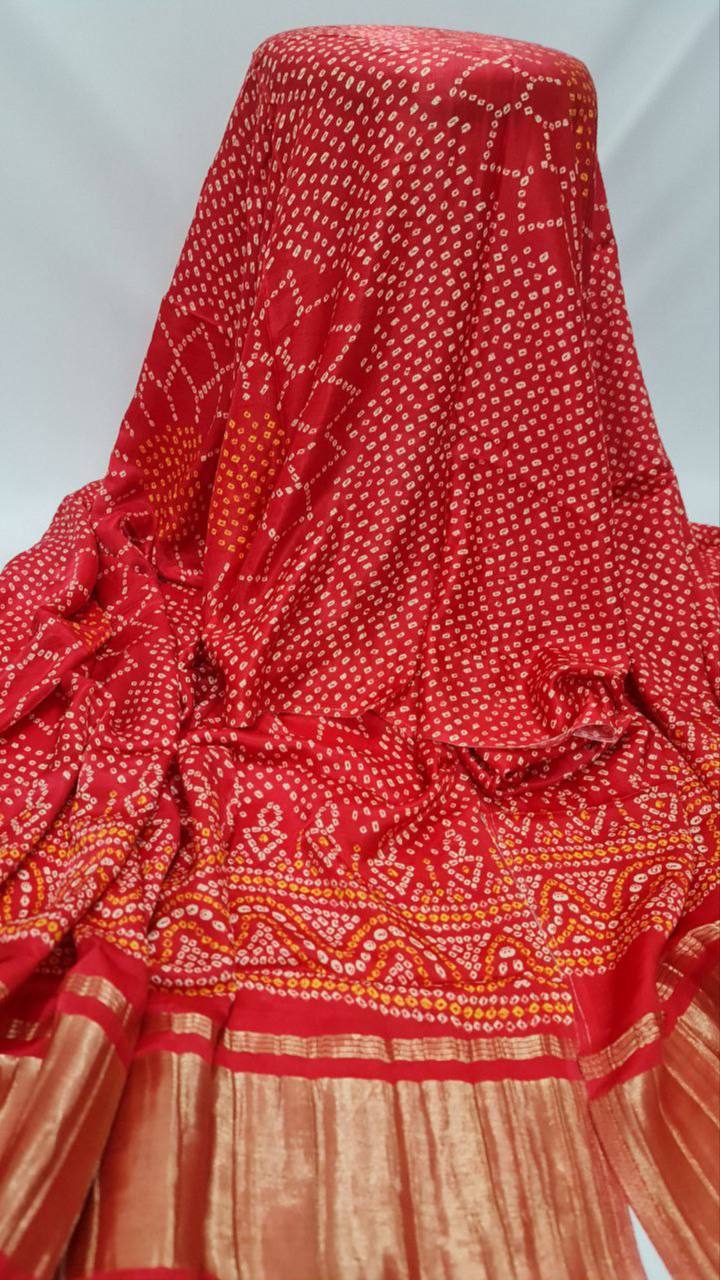 Red bandhani dupatta