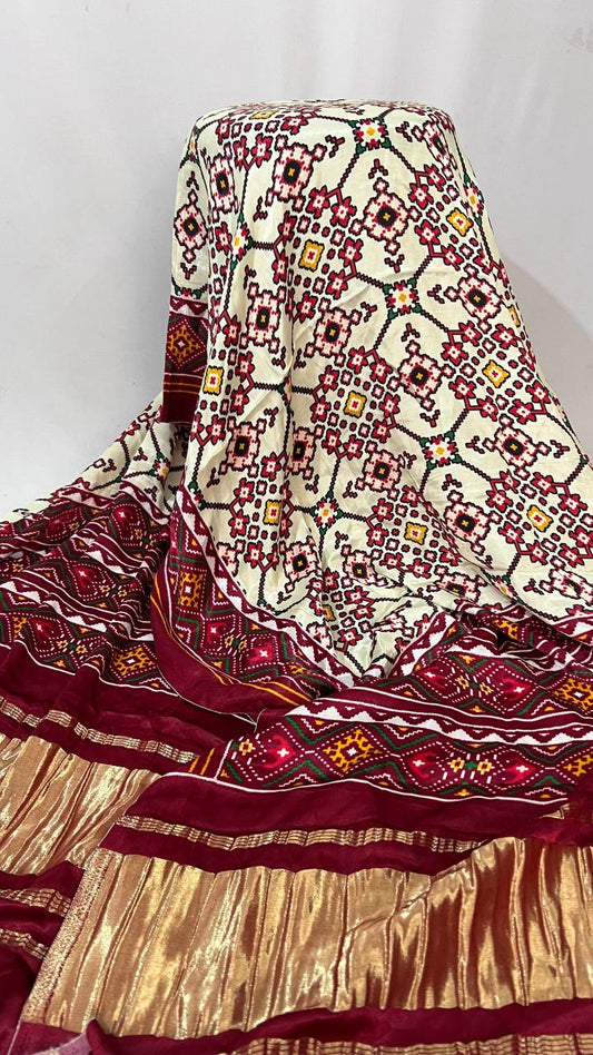 Bandhani print dupatta - white