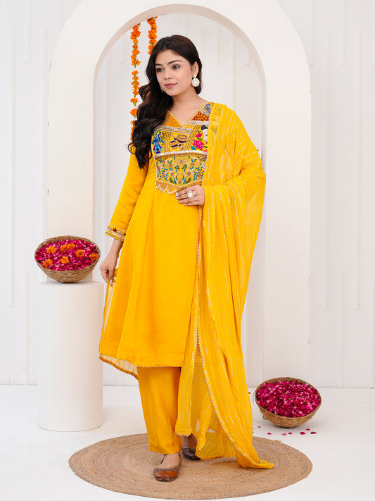 Yellow Kurti-Set With Duppata