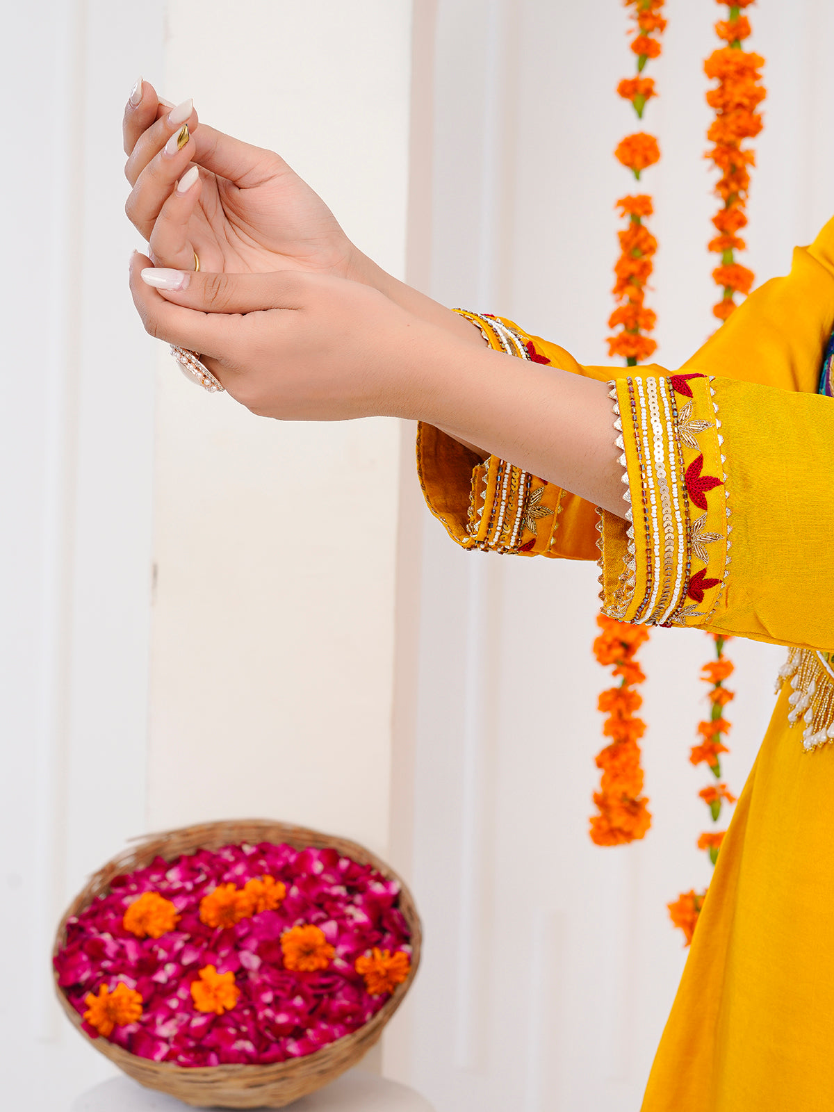 Yellow Kurti-Set With Duppata