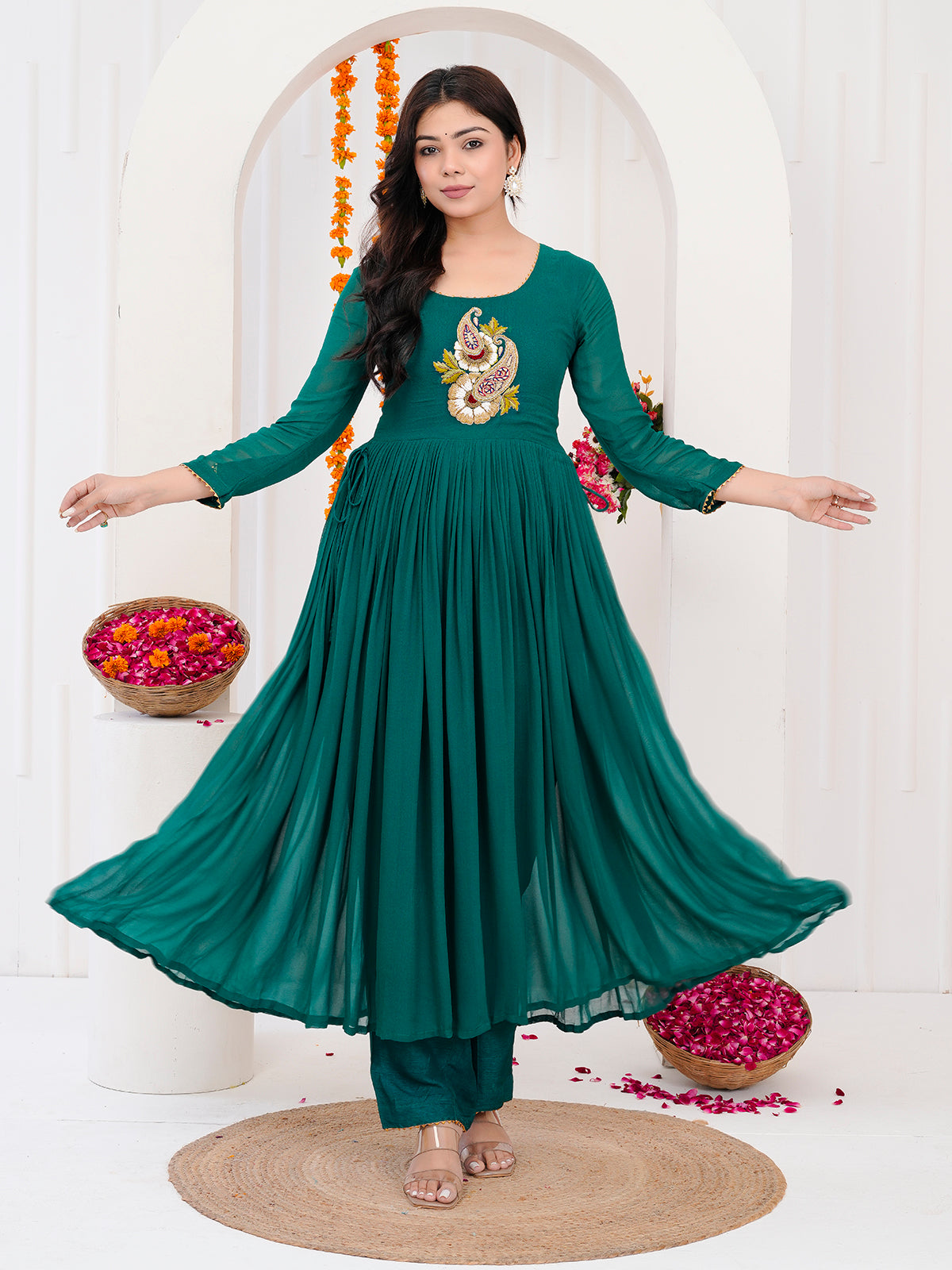 Green Anarkali Kurti-Set With Duppata