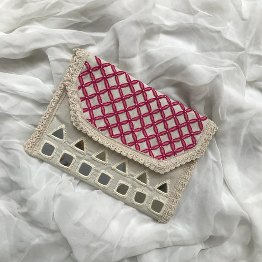 WHITE JAALI SLING